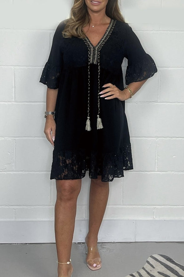 V-neck lace patchwork dress