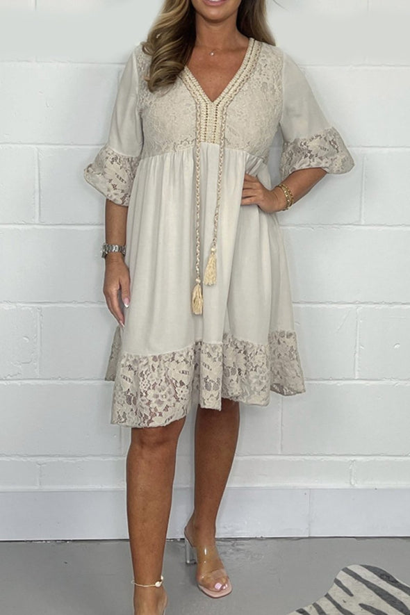 V-neck lace patchwork dress