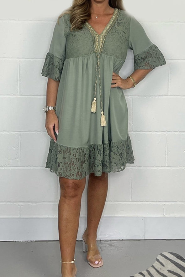 V-neck lace patchwork dress